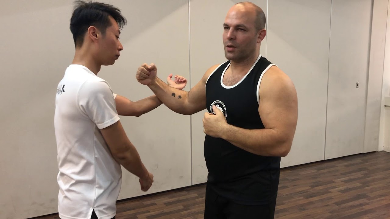 Wing Chun  Drill Linking and delinking and using beats