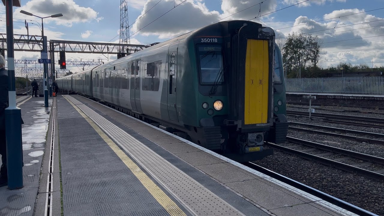 London Northwestern Railway Class 350 (350 118 + 350 106) at Crewe