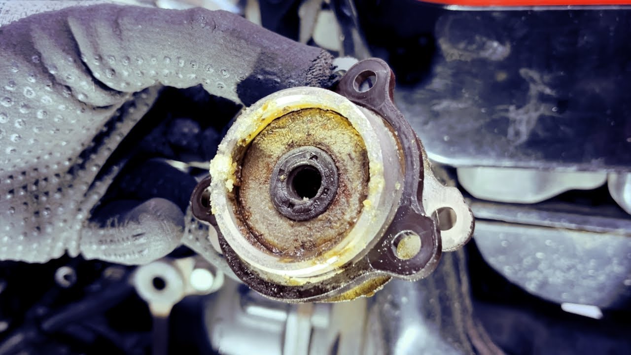 Clutch Slave Cylinder Rebuild on My 1982 Honda VF750S