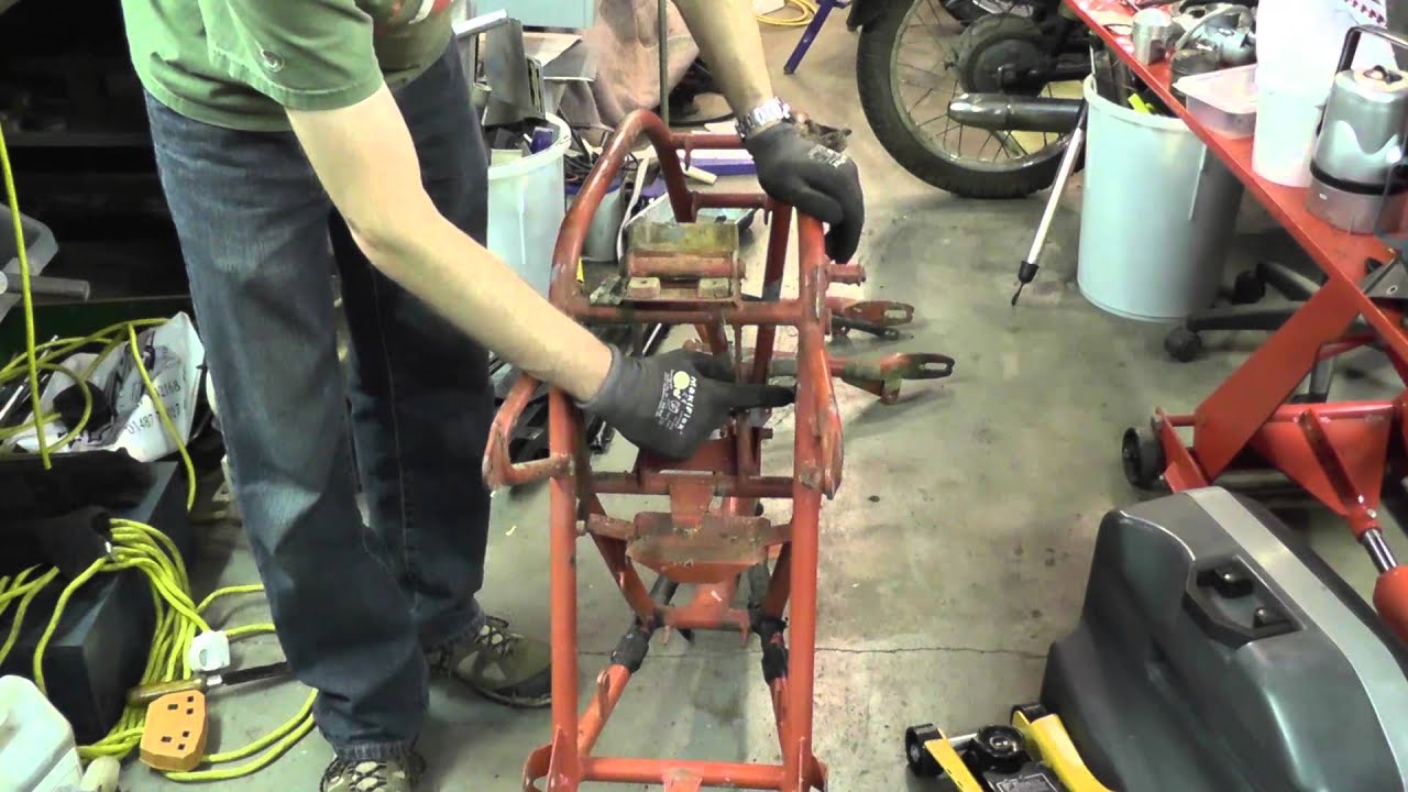 Morini swing-arm side-play adjustment