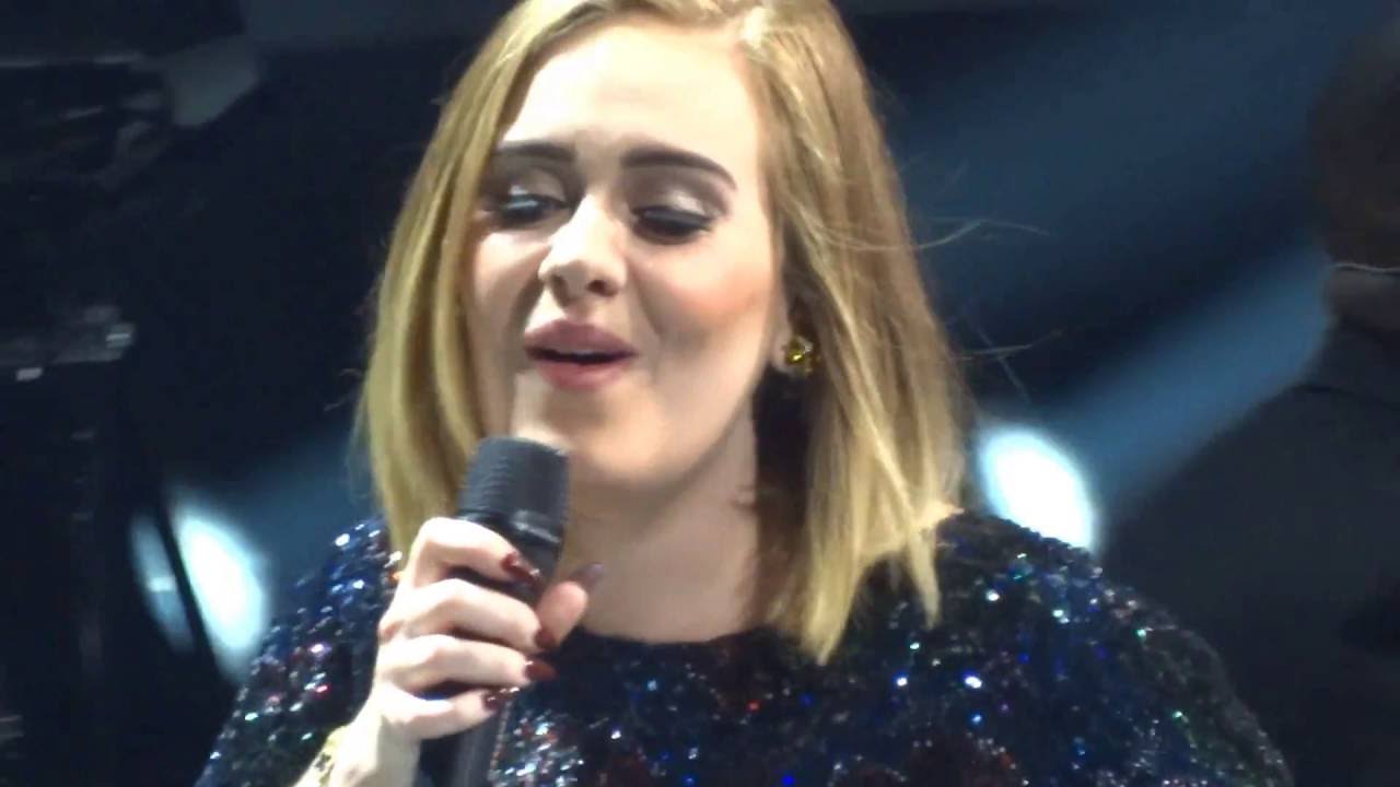 Adele Gets Emotional at Staples Night 7! Rolling in the Deep 8-20-16