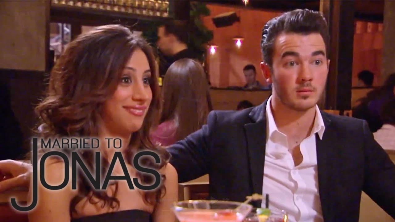 Full Episode: Escape to New York (S2E1) | Married to Jonas | E!