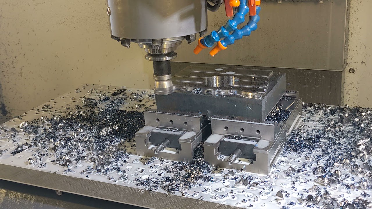 Big Cuts Heavy Milling Hardox 400 CNC Machining | Fusion 360 Adaptive clearing