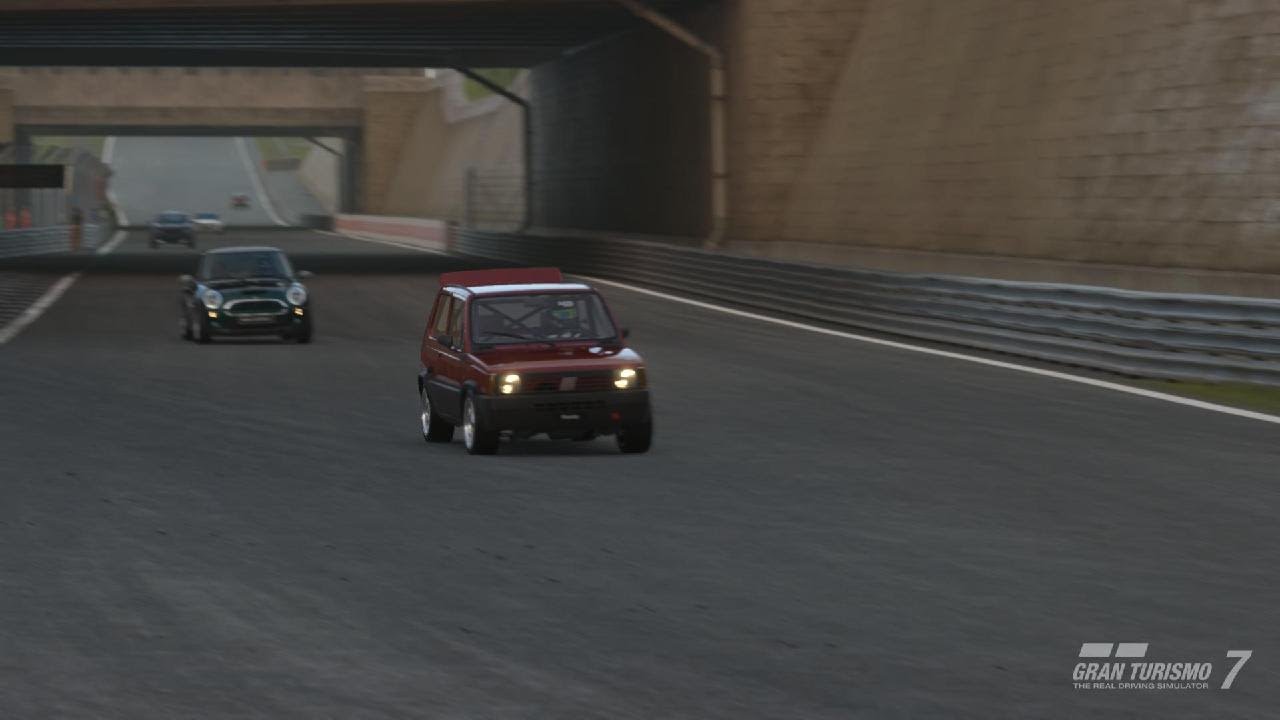Gran Turismo 7 -PS5- Fiat Panda 30CL - Dragon Trail Gärten rückwärts