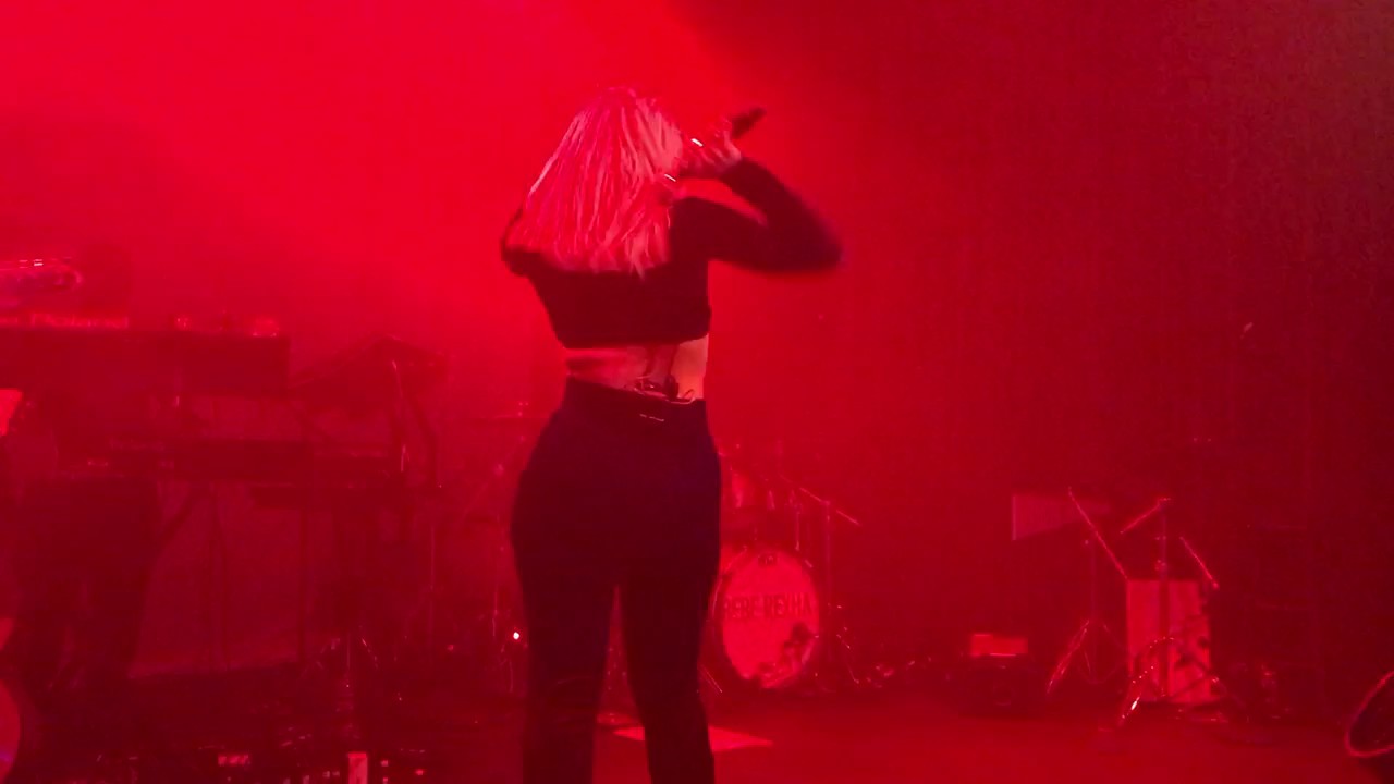 Bebe Rexha - No Broken Hearts [LIVE]