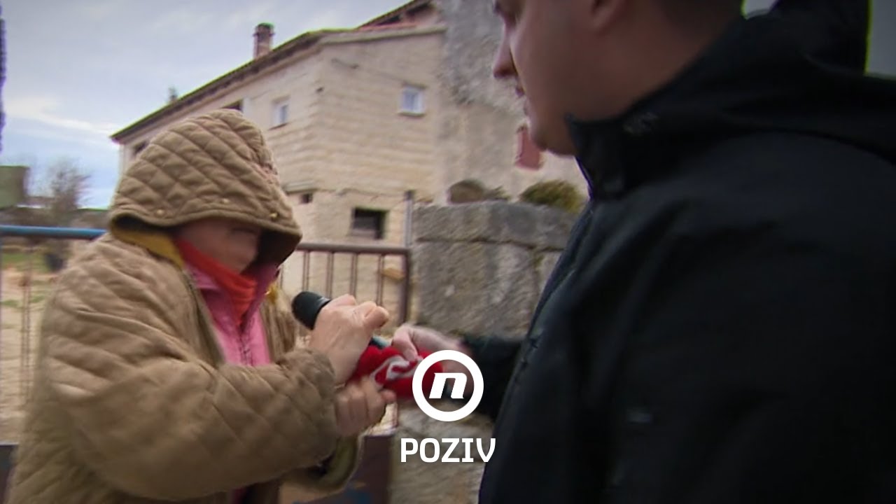 Postavio joj pitanje o garaži na javnom putu, ona ga napala: 