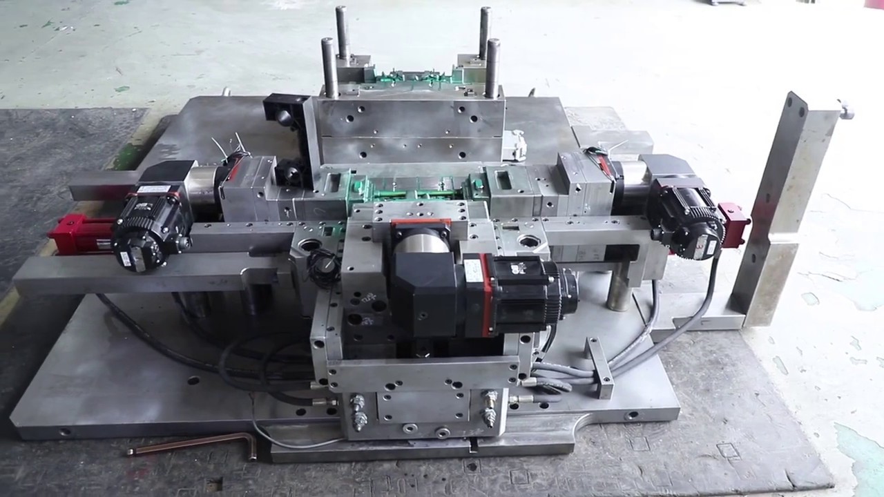 Unscrewing mold with servo motors, unscrewing injection molding for high temperature plastic PA-GF50