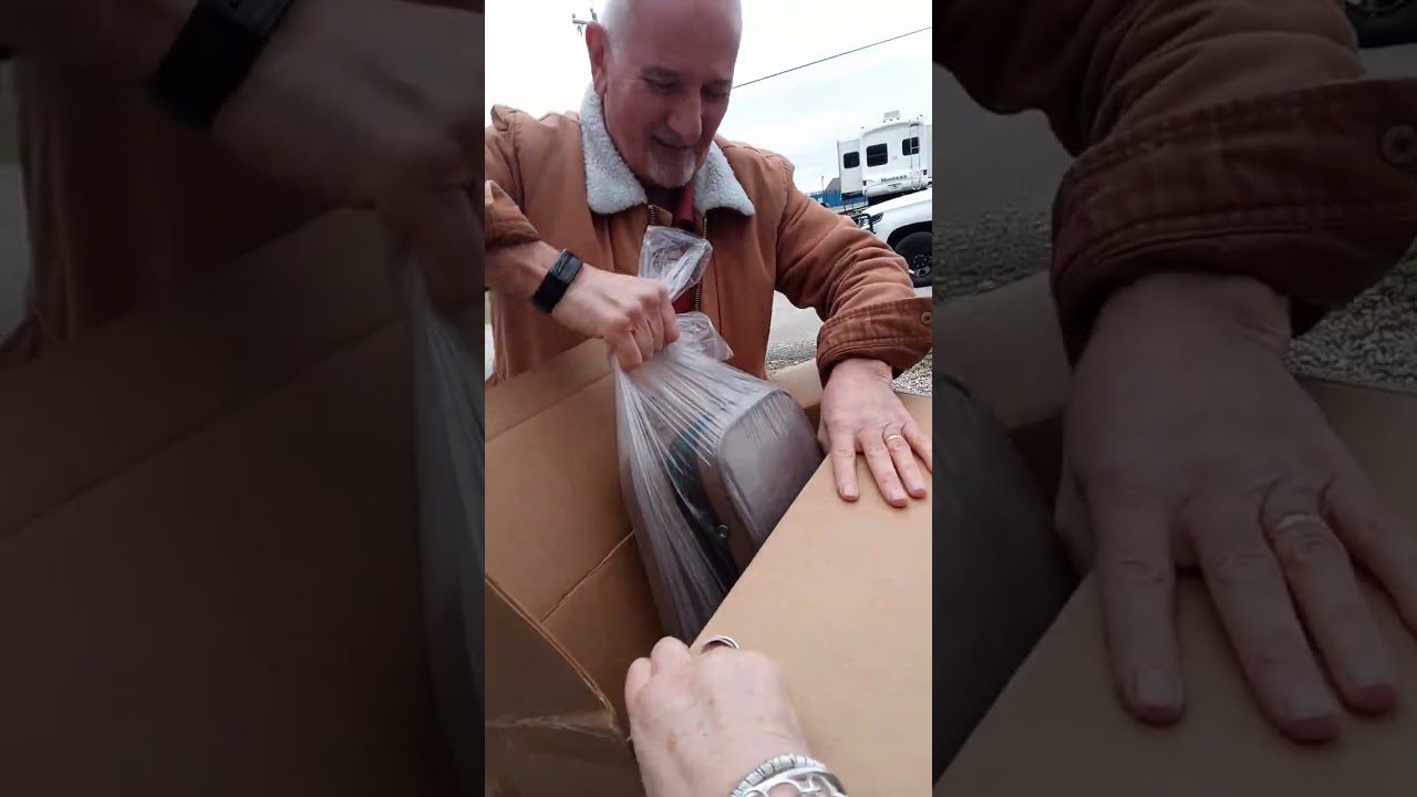 Royall Resonator Guitars TC14 unboxing February 20, 2026