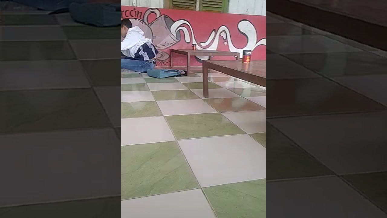 mbolos sekolah 🏫
