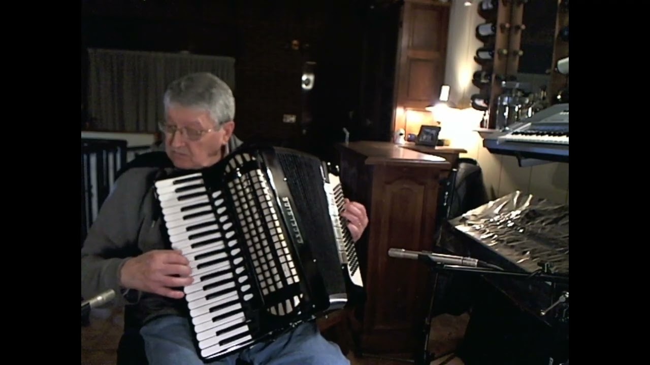 ESTUDIANTINA DE MADRID Pasodoble HUGO - Musimedic