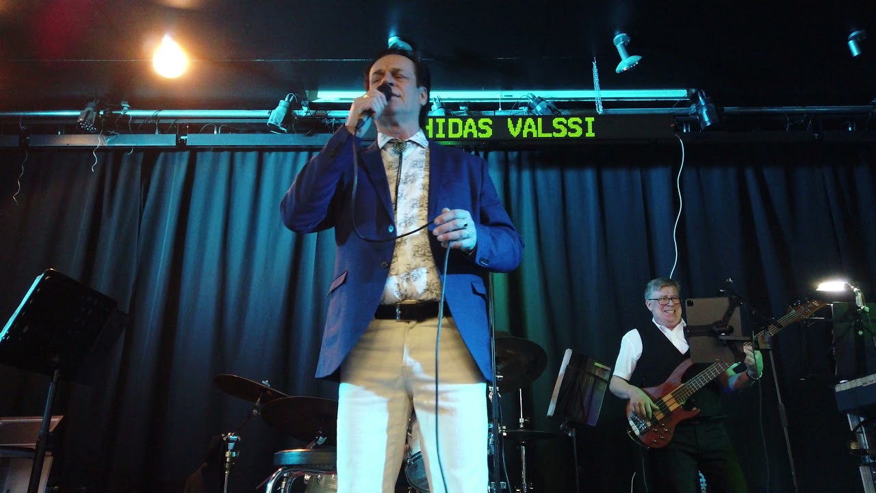 J. Eskelinen ja Onnenkulkurit ja hidas valssi Mun sydämeni tänne jää
