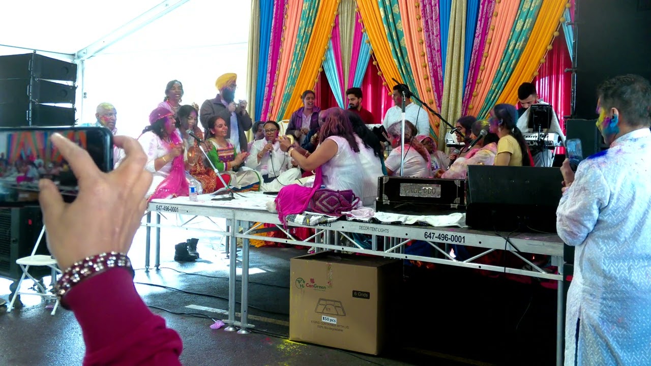Chowtal singing @ Trevini Mandir in Brampton.