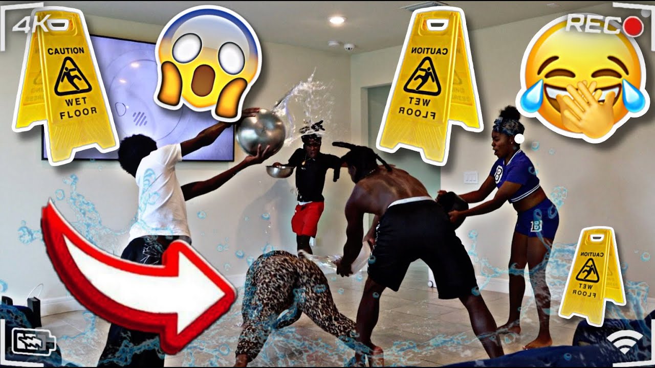 SLIPPERY FLOOR PRANK ON MAMADEE! (EXTREMELY HILARIOUS)