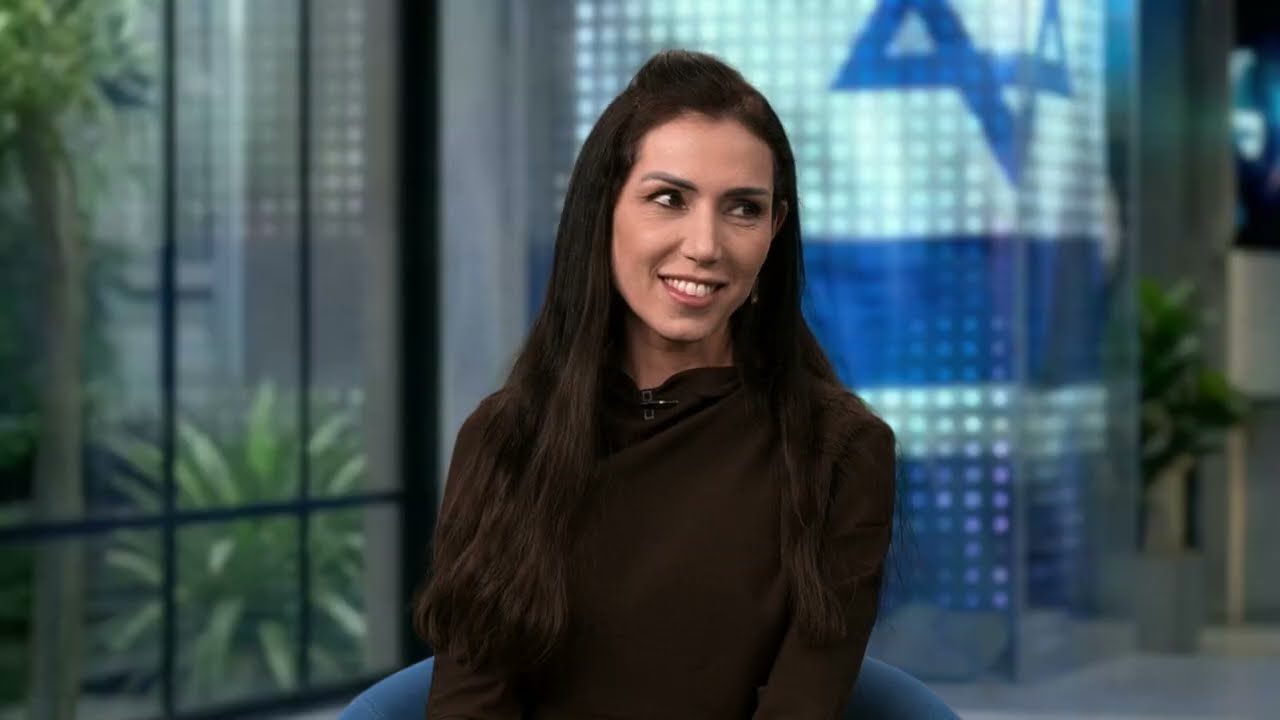 'אפשר לחשוב'  פרק 12 : איך טראמפ נלחם באנטישמיים מימין בארהב. מגל הפקות.