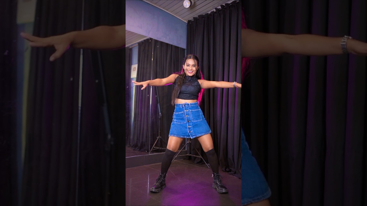 Palang Sagwan Ke 😍 #youtubeshorts #dance #shortsfeed #bhojpuri #trending #new #video #love #shorts