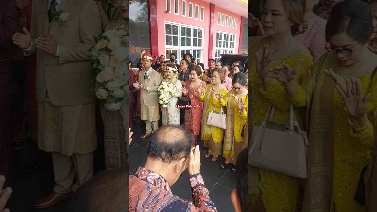 ADAT BATAK WEDDING SOMBA MARHULA-HULA BARA SITOHANG & MAWAR SILALAHI #wedding #danautoba #batak