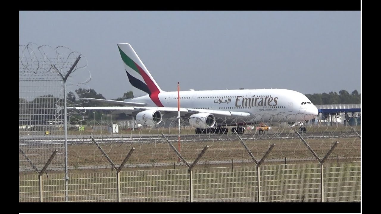 Boeing 777-243 (ER) Alitalia & Airbus A380-861 Emirates take off Roma Fiumicino Airport (FCO)