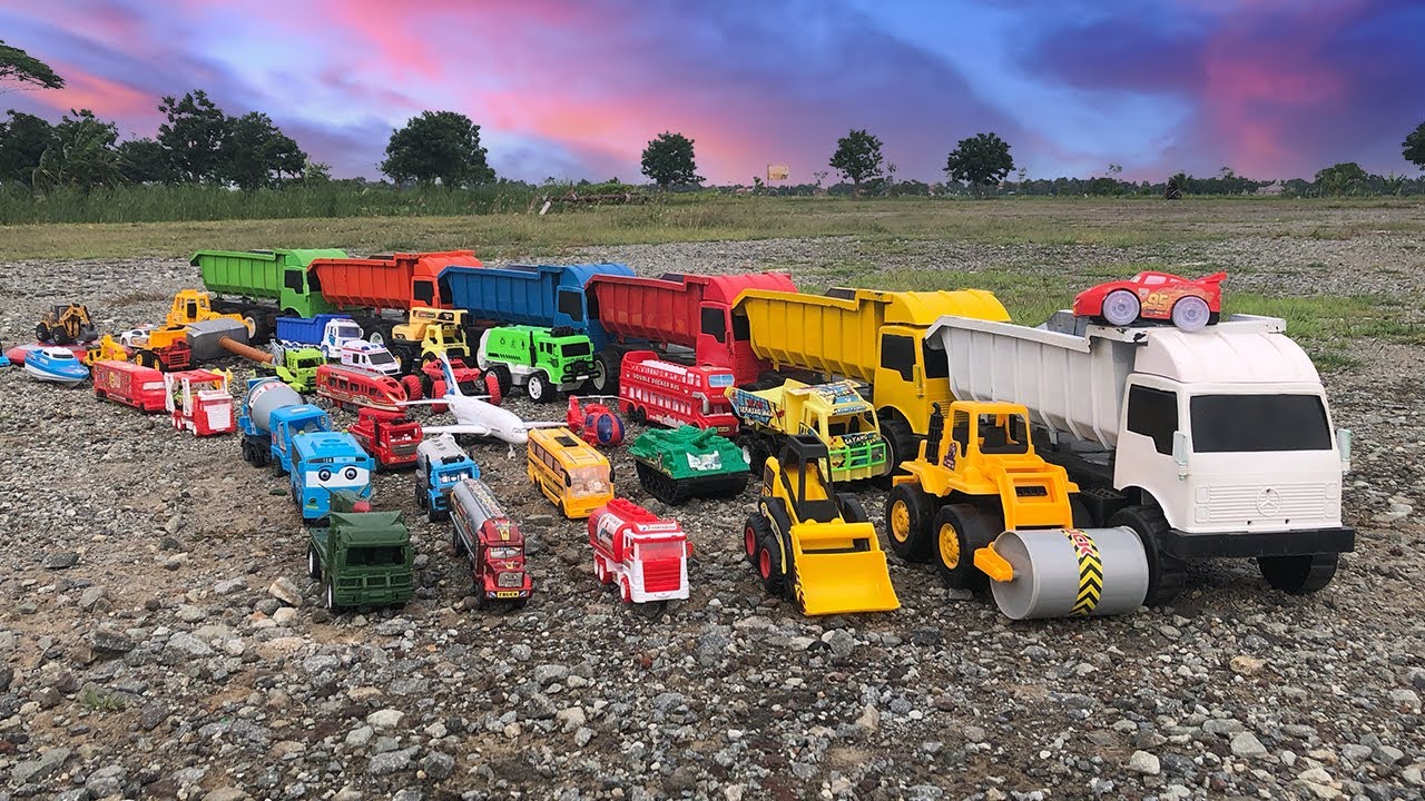 🚔 GASKEUN!! Truk Tronton Panjang Bongkar Mainan Mobil Mobilan Truk Molen Mobil Polisi Excavator 🚜