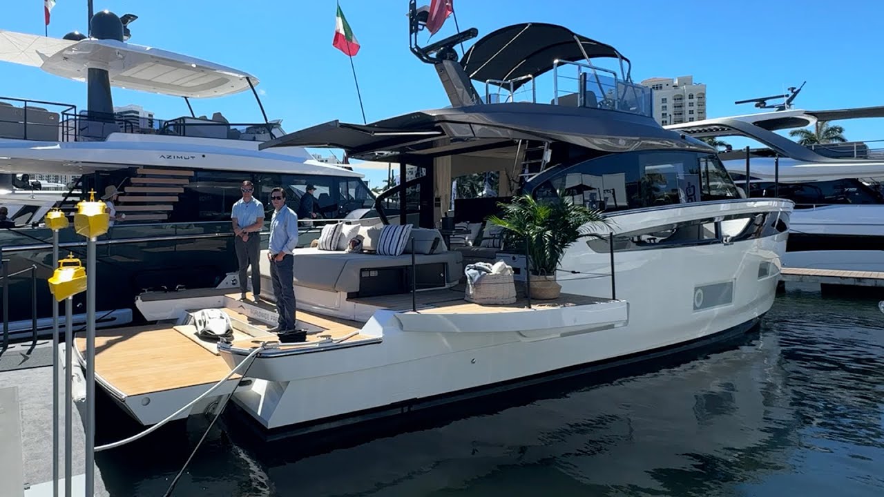 Дебют Azimut Seadeck 6