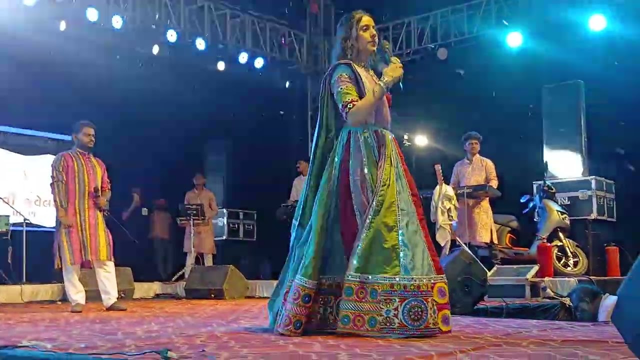 લીલા પીળા તારા નેજા ફરકે રામા તારા કિંજલ રબારી ||kijal rabari patan