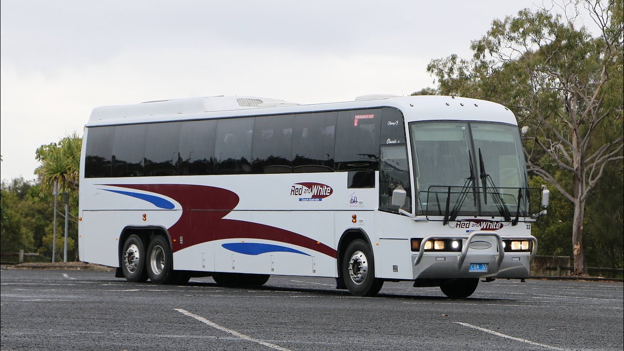 [M11/Spicer] Red and White Coaches Motorcoach Classic III - COA32