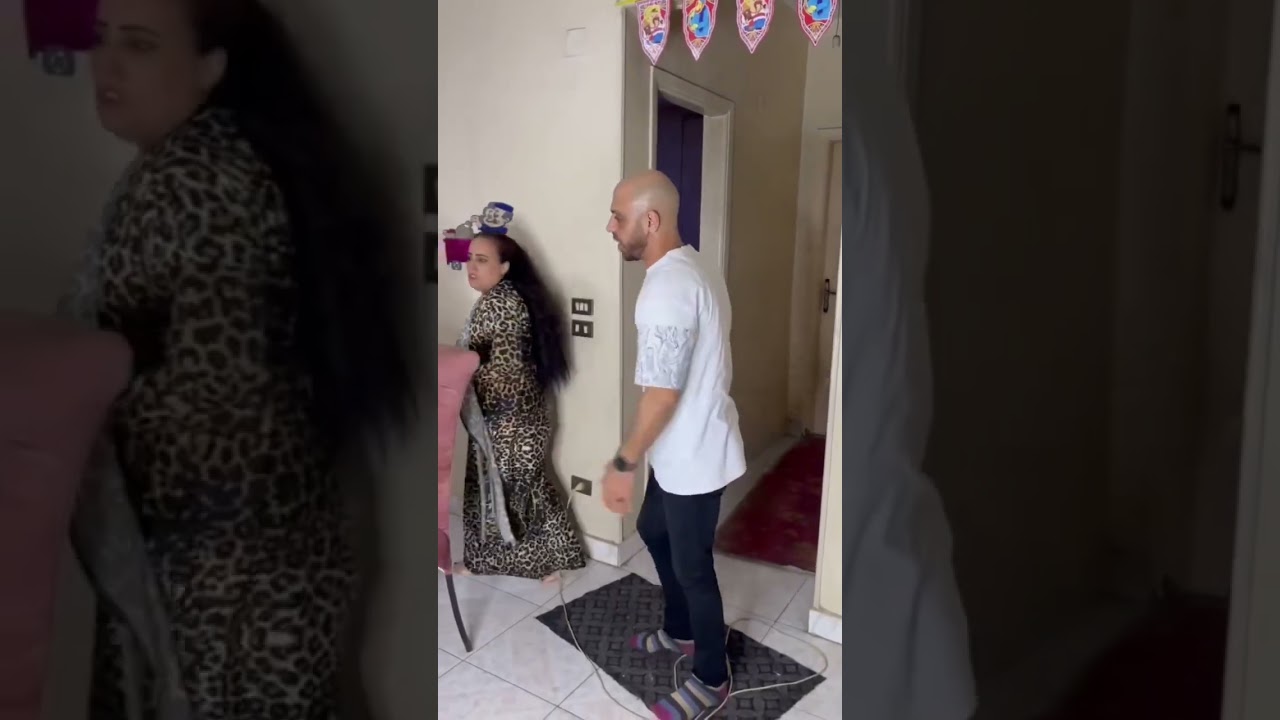 عزم ابوه ع الغدا شوفو عملت فيه ايه 