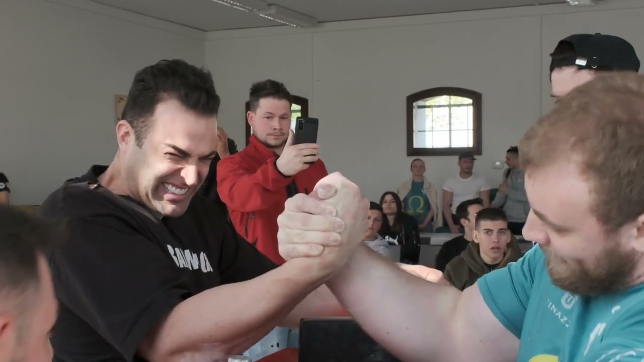 Davide Faggioni Vs Adamo Pasqualon, left and right