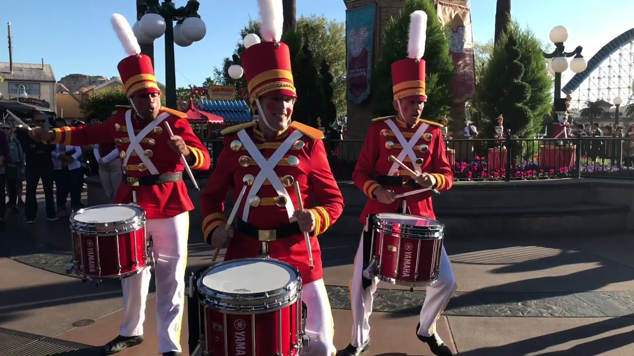 Holiday Toy Drummers 2017 - Disneyland Resort - Festival of Holidays
