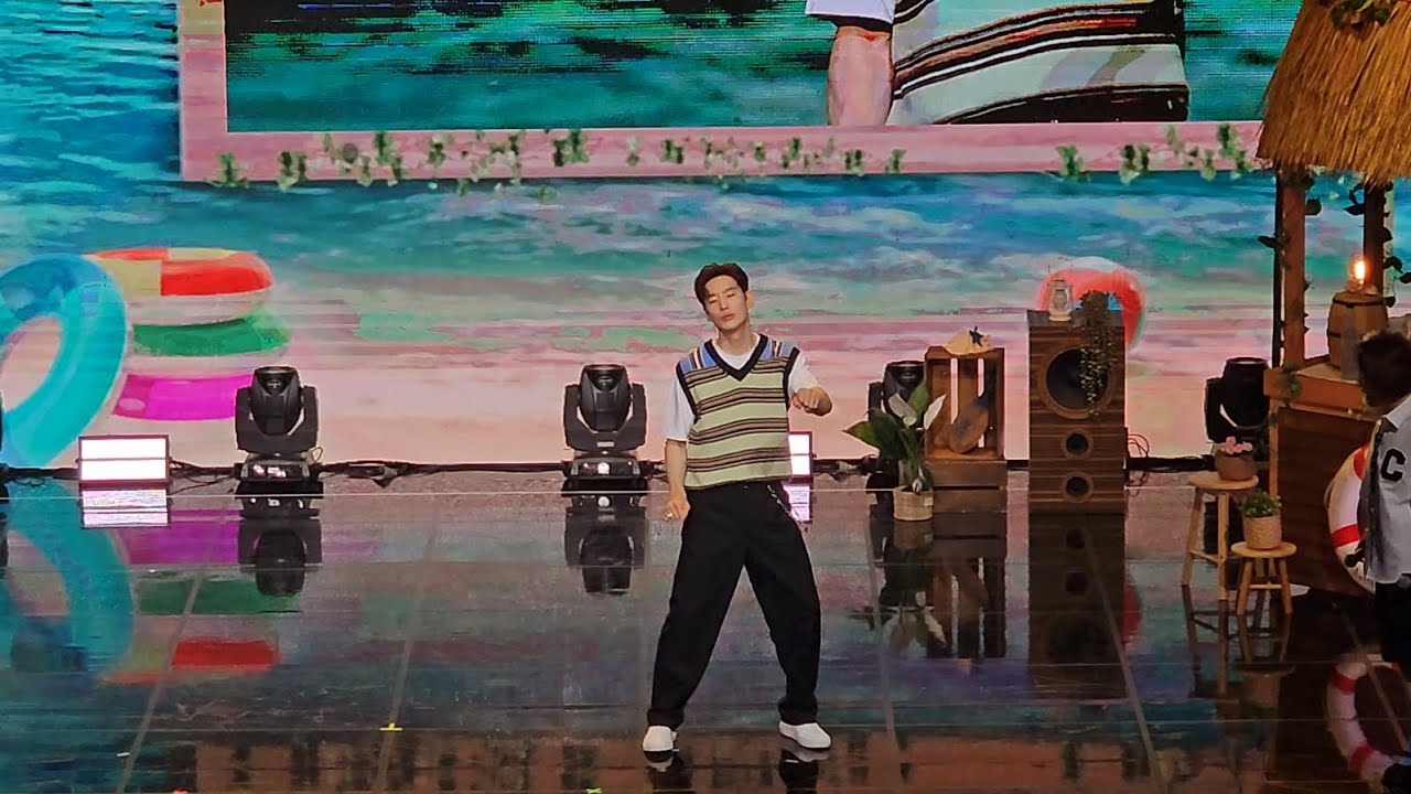 230723 이제훈 팬미팅 슝~ 안무 한번 더!