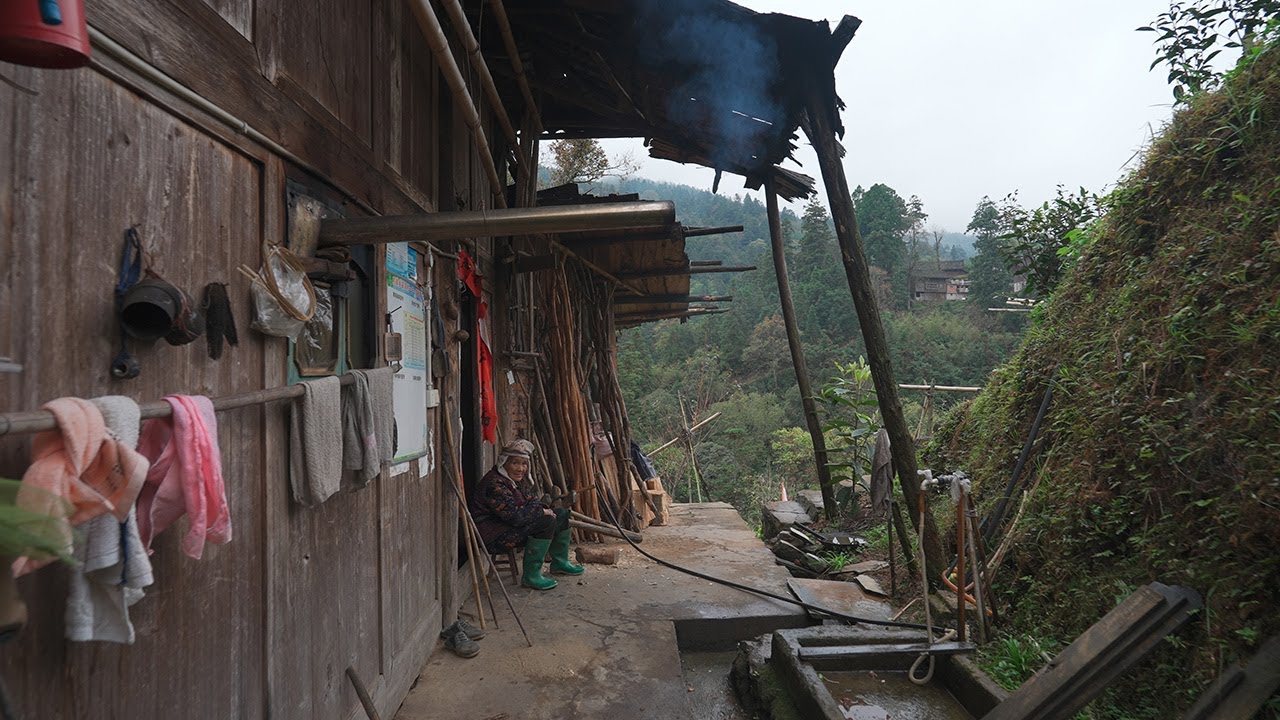 China rural village walk. Traditional mountain village life. Queniao Village(雀鸟村), Guizhou・4K
