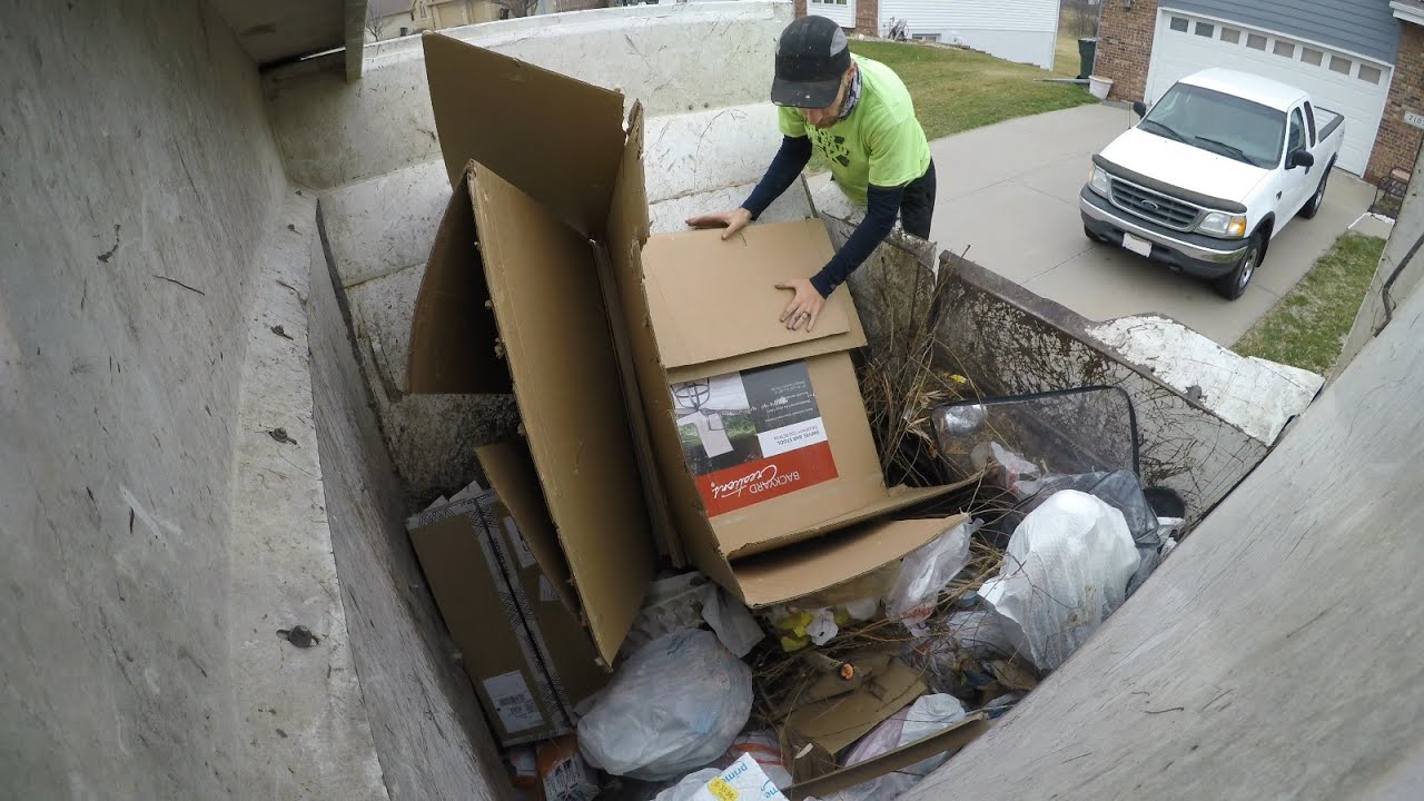 Labrie Automizer Garbage Truck Hopper View, Trash & Recycling