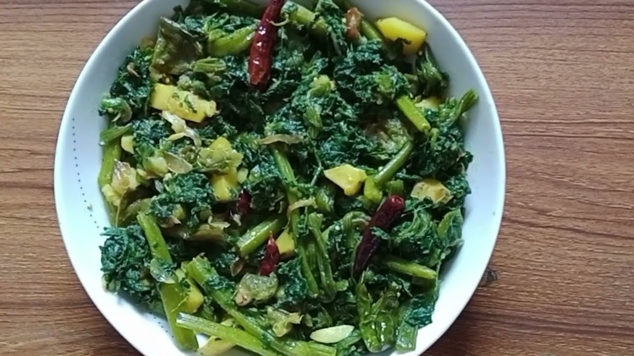 মিষ্টি কুমড়া শাক এভাবে ভাজি করলে খেতে দারুন লাগে।
