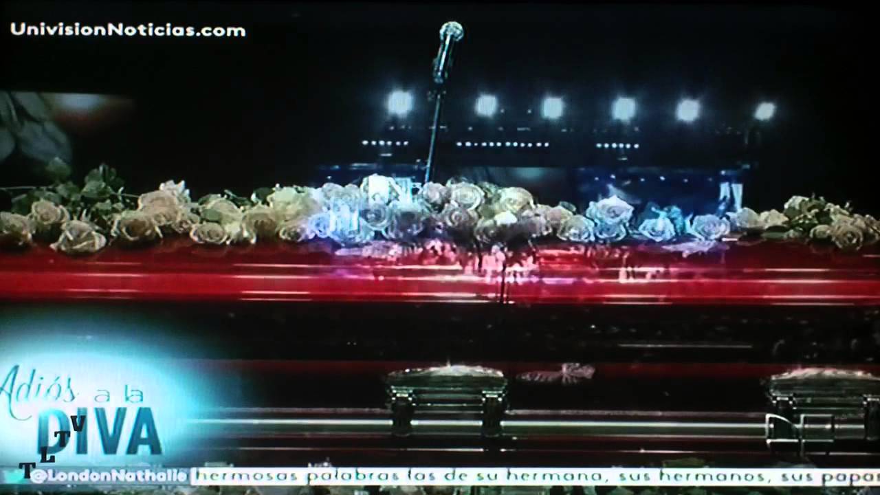 jenny rivera canta su cancion  despedida en el homenaje en su honor
