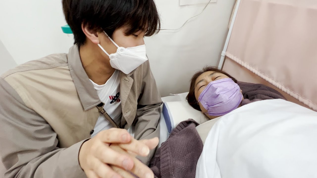 兄がいない間に母が倒れ病院に。体に石が。。。