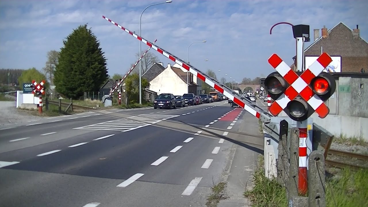 Spoorwegovergang Erpe-Mere (B) // Railroad crossing // Passage à niveau