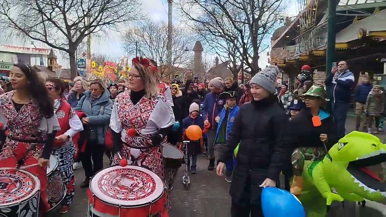 # Carnival parade 🎊