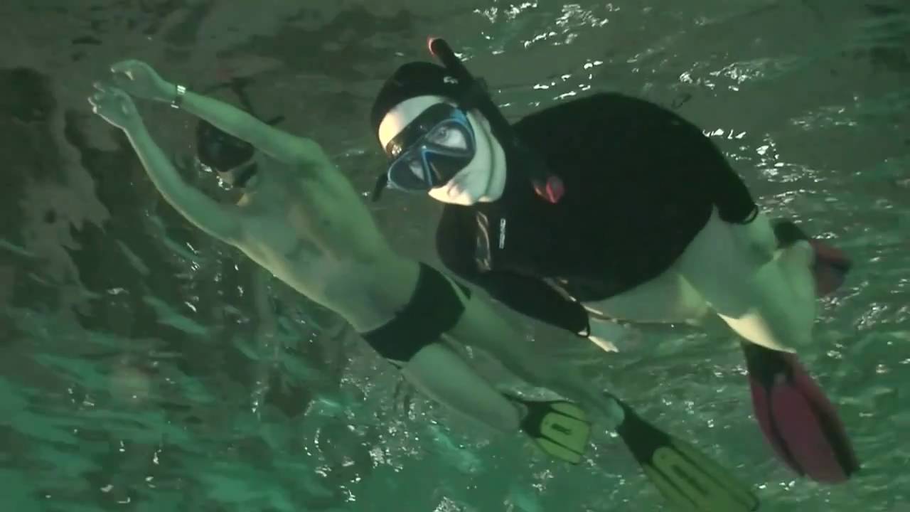 Entrainement des Jeunes Aquanautes Montreuillois à la piscine de Montreuil