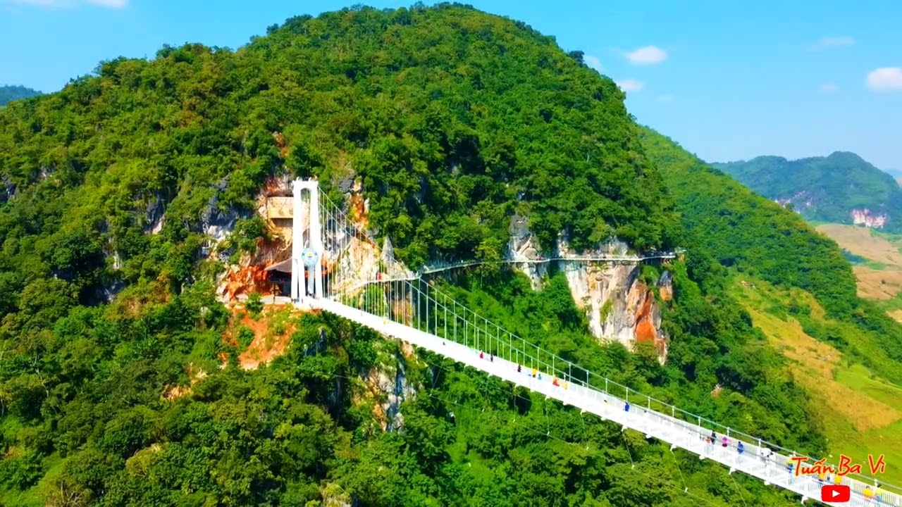 Cầu kính dài nhất thế giới ở Mộc Châu - Sơn La