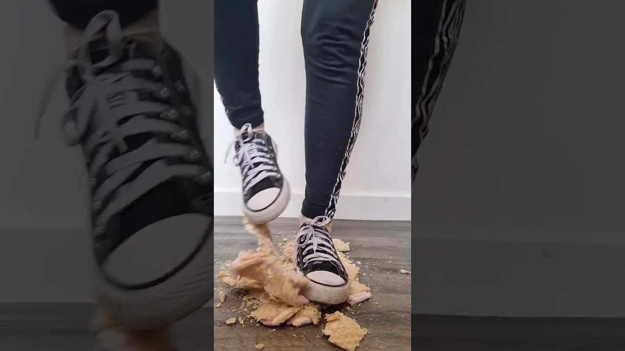 Gym girl crushing sugary treat - ASMR - Crushingg in my Converses