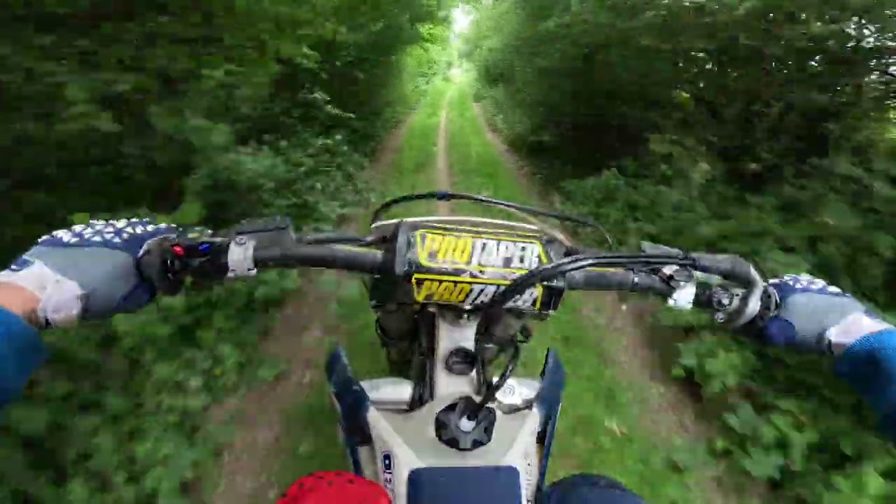 Husqvarna TE 250i Getting Dirty: Off-Roading in Wiltshire