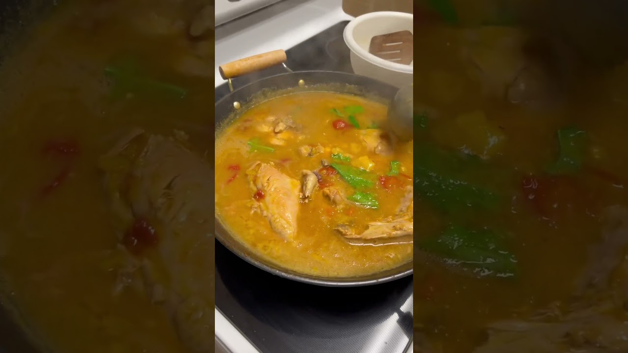 Listo este caldo fricas&eacute; de tost&oacute;n 🥱 con pollo #food #foodie #foodblogger #cooking #comida #reels