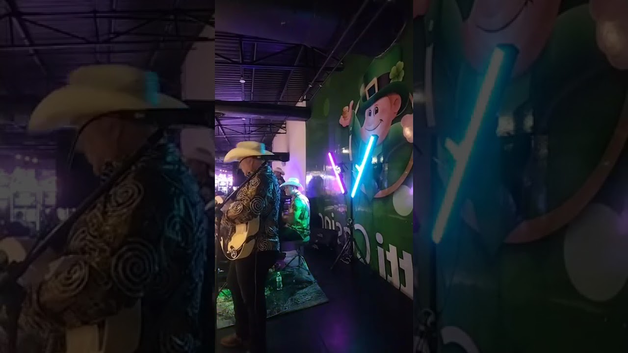 Azertado en concierto para ti , mayo 2025