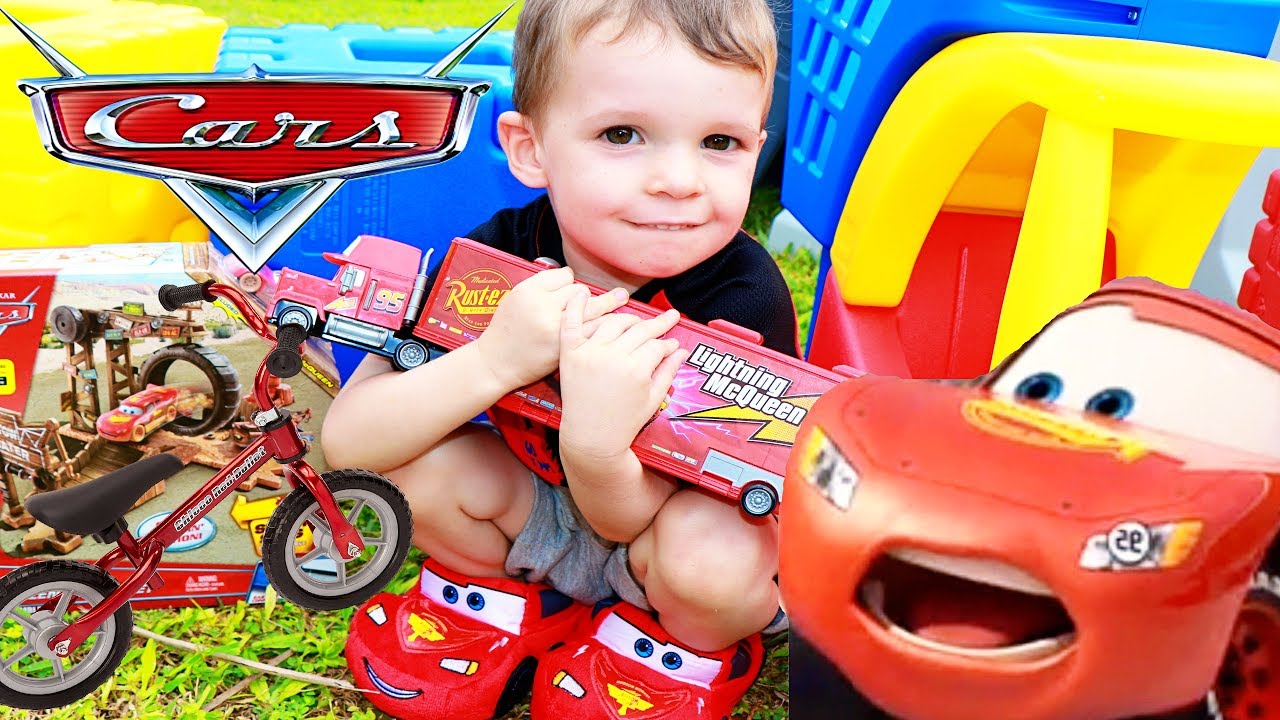 Disney Cars 3 New Toys Scavenger Hunt 🚗 McQueen Mater