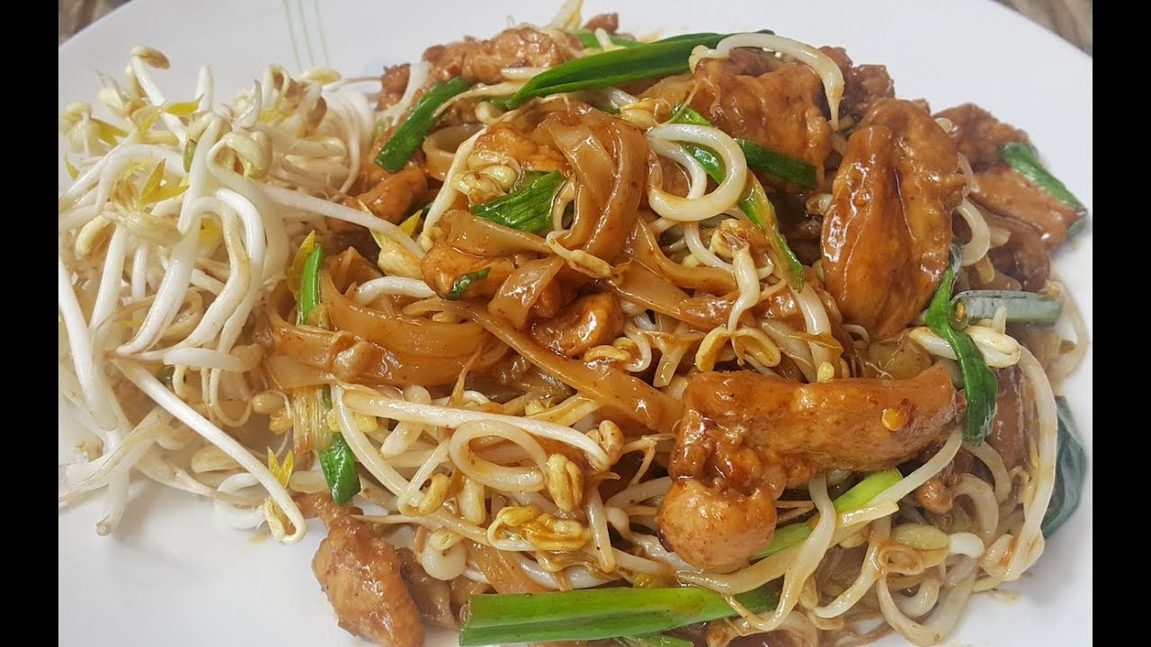 Stir-Fried Noodle Thai Korat style (Pad Mee Korat)  ผัดหมี่โคราช