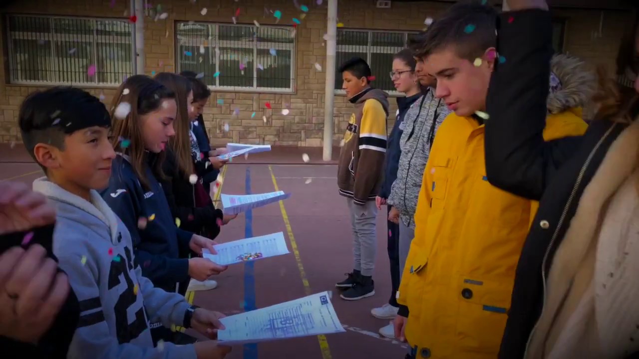 Videoclip del villancico de 1ºESO A - Los Boscos '17