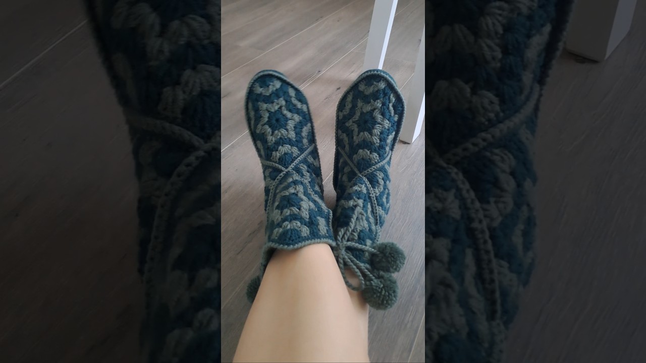 Mozaik motifli ev botu