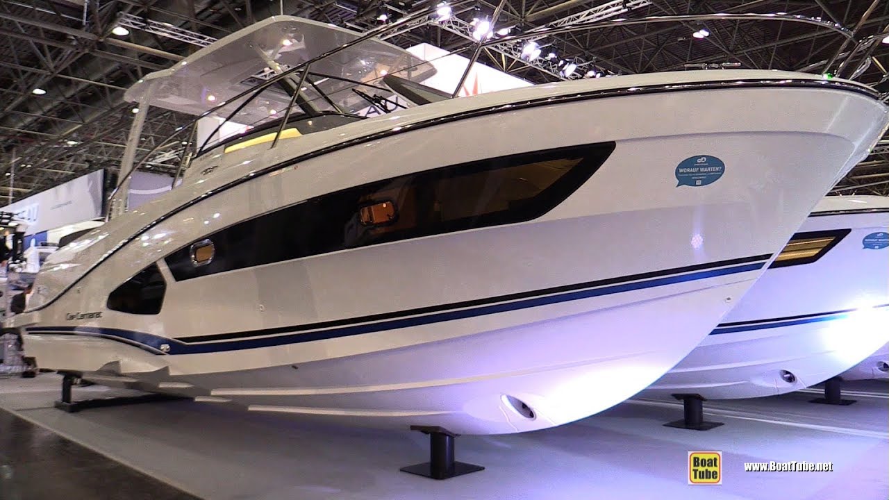 2019 Jeanneau Cap Camarat 10.5 WA Motor Boat - Walkaround - 2019 Boot Dusseldorf