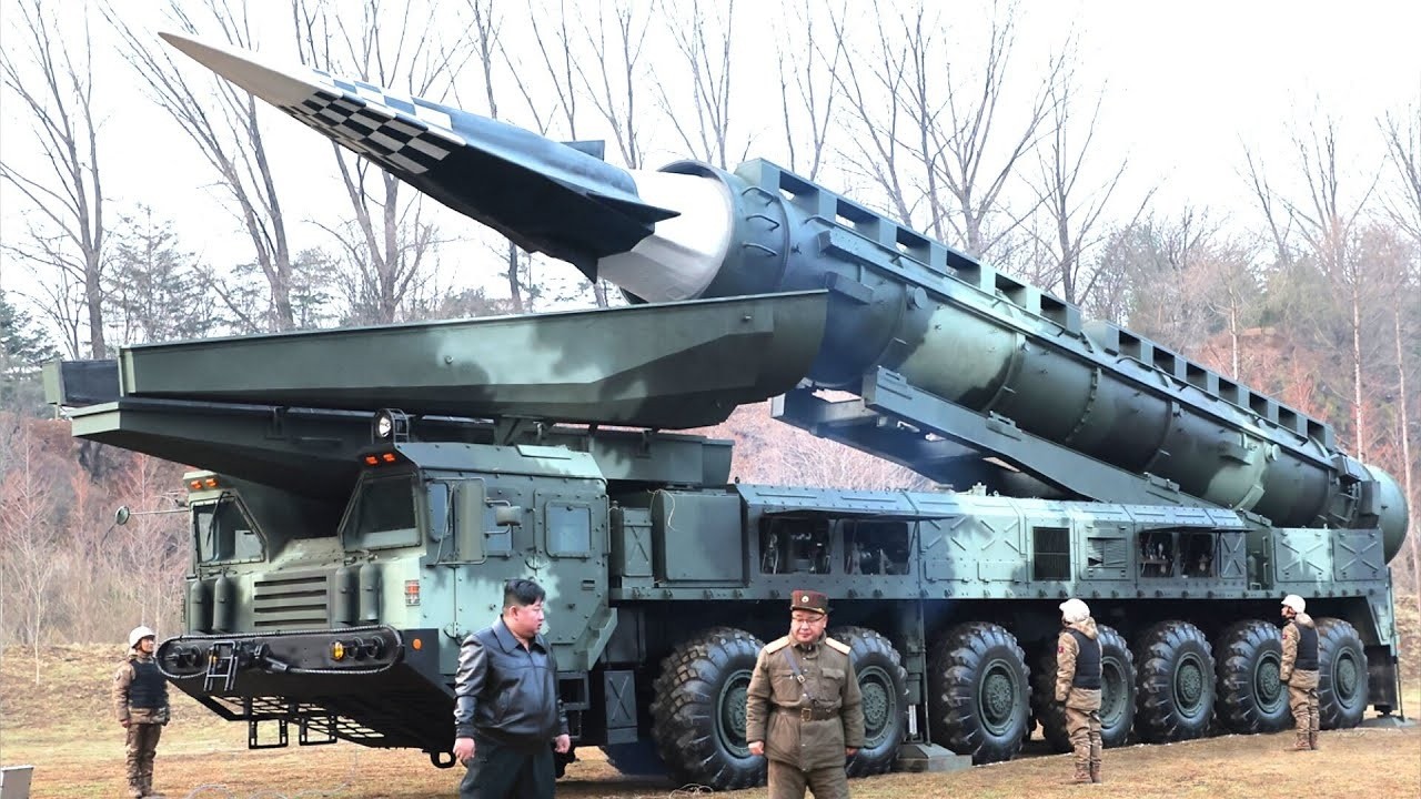 Ракета Ким Чен Ына которая долетит до цели быстрее чем ты дочитаешь это предложение!