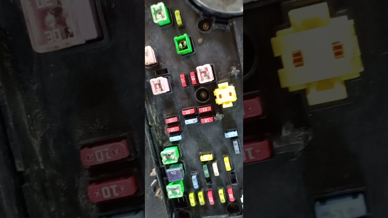 تصليح ضفيرة وقاعده مال فيوزات سيارة دوج افنجر ٢٠١٠..لا تنسى الاشتراك ولايك..