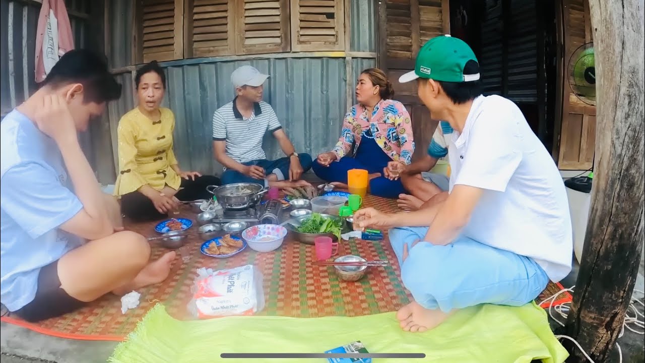 Ghé Nhà Chị Năm Ăn Nhậu Tục Tỉu Vui Vẽ Nhưng Rất Nhiệt Tình